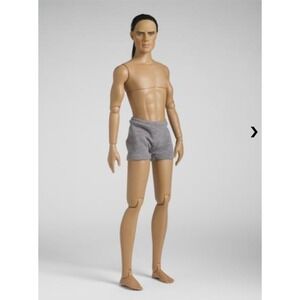 Tonner-2010 Russell Williams Ultra Basic 17" Doll NEW IN BOX